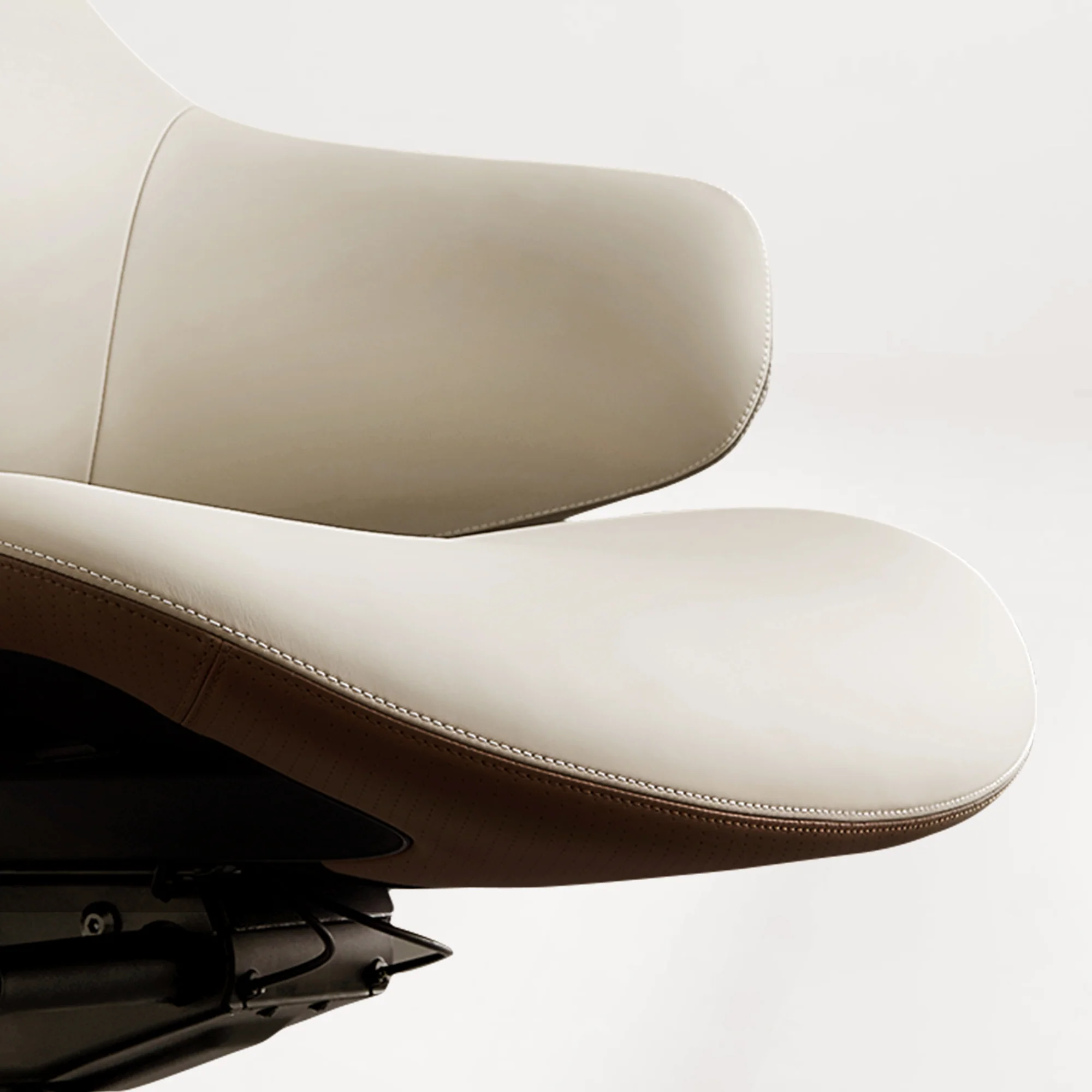 Serene Ella, Napa Leather Executive Chair - Image 10